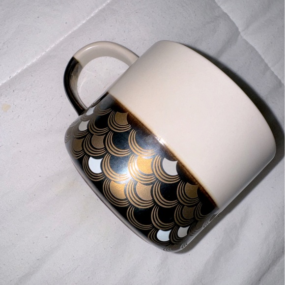 RARE! Starbucks 2021 Black/ Bronze Mermaid Scales Ceramic Coffee Mug 14oz - Picture 2 of 3